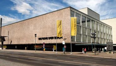 Graham Vick CBE directs new production of ‘Death in Venice’ at the Deutsche Oper Berlin starring Paul Nilon